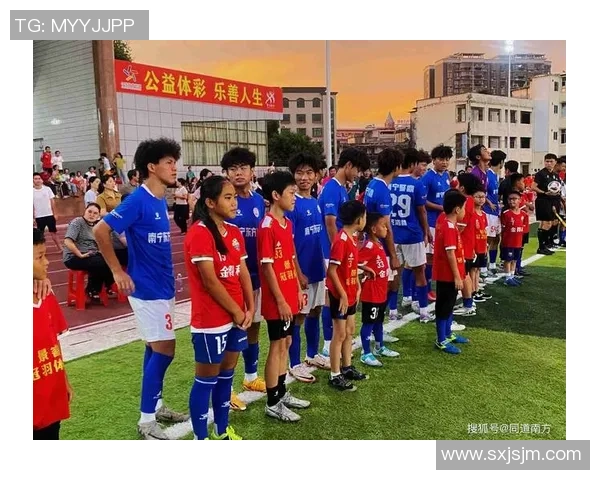 足球千霄：探索绿茵场上的激情与梦想，见证球员们的奋斗与荣耀